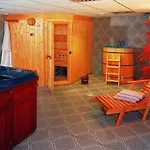 With 2 And Kitchen Kubu Apartman